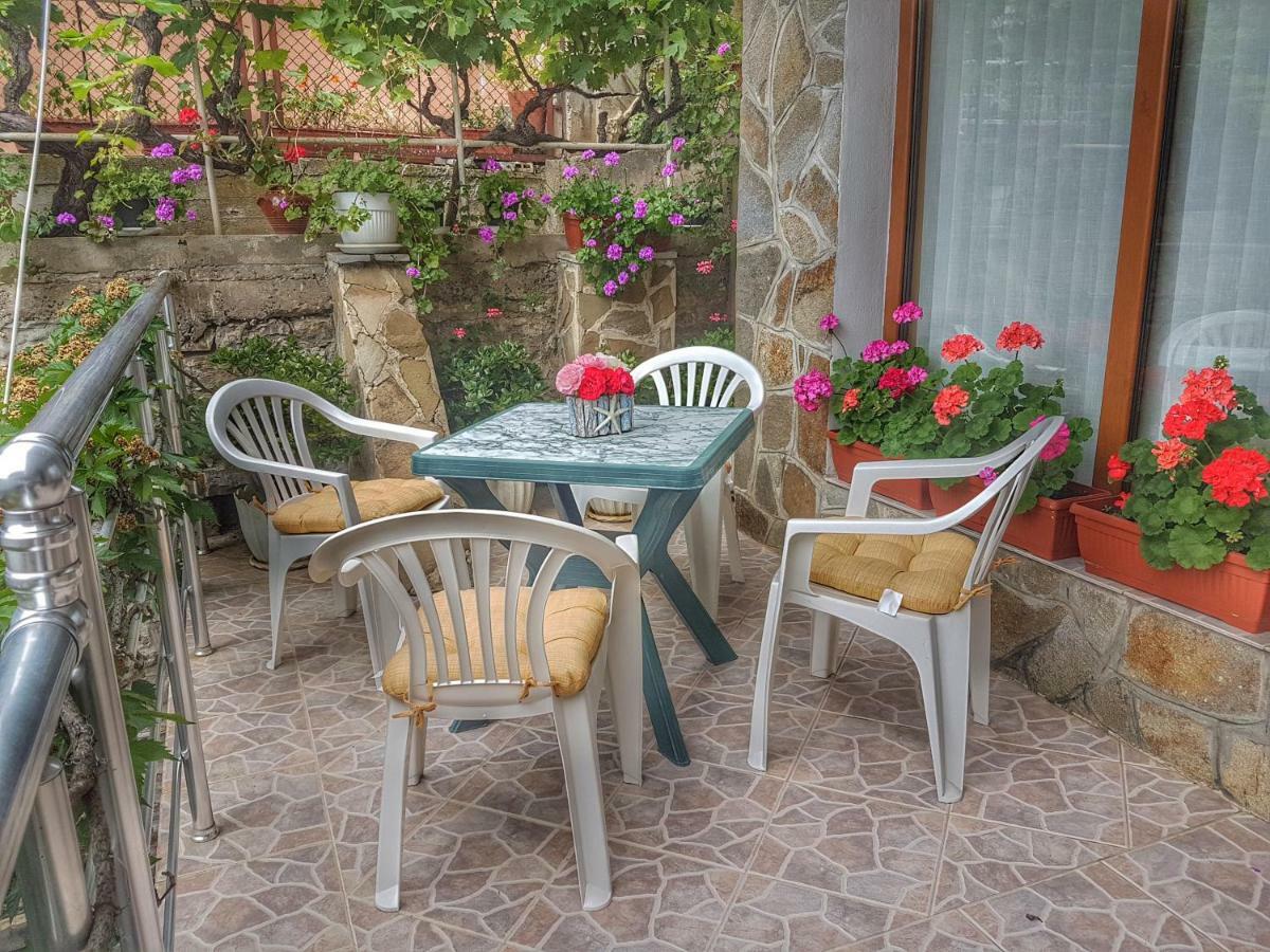 Guest House Byki Sveti Vlas Eksteriør billede